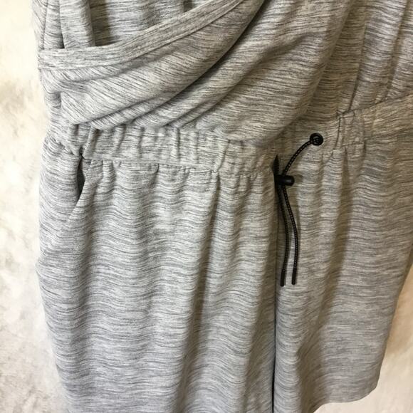 Old Navy Breathe On Gray Cross-Front V-Neck Romper - Picture 5 of 12